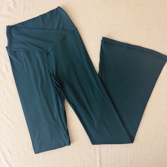 aerie Pants - Offline by Aerie Real Me Crossover Flare Leggings Green High Rise Size Medium